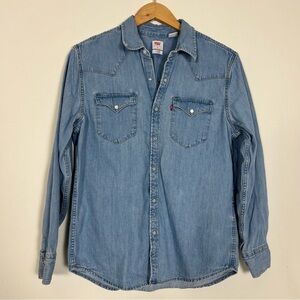 Classic Levi's Barstow Western Denim Shirt - Pearl Snap, Light Wash